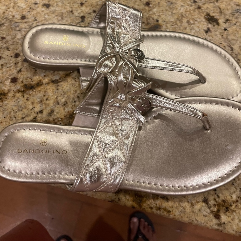 Bandolino Shiny gold Sandals